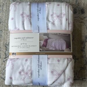 *New* cupcakes & cashmere Reversible Gauze Blanket - 90’’x90’’